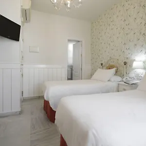 Hotel Basic Puerta De, Séville